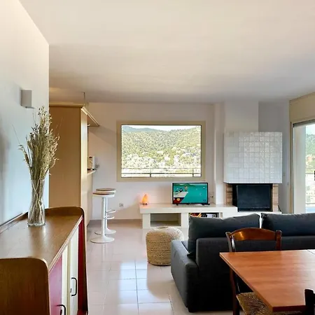 Pool And Sea Views With 1 Parking Space Tossa de Mar